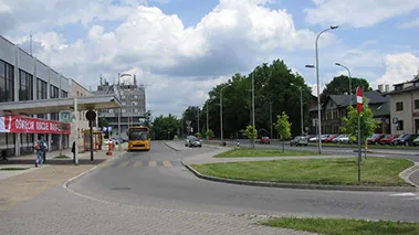 Rondo z zatoką autobusową przy dworcu PKP w Oświęcimiu